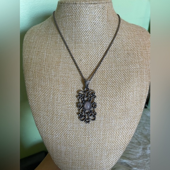 Jewelry - Elegant Filigree Silver Pendant Necklace with Blush Pink Stone